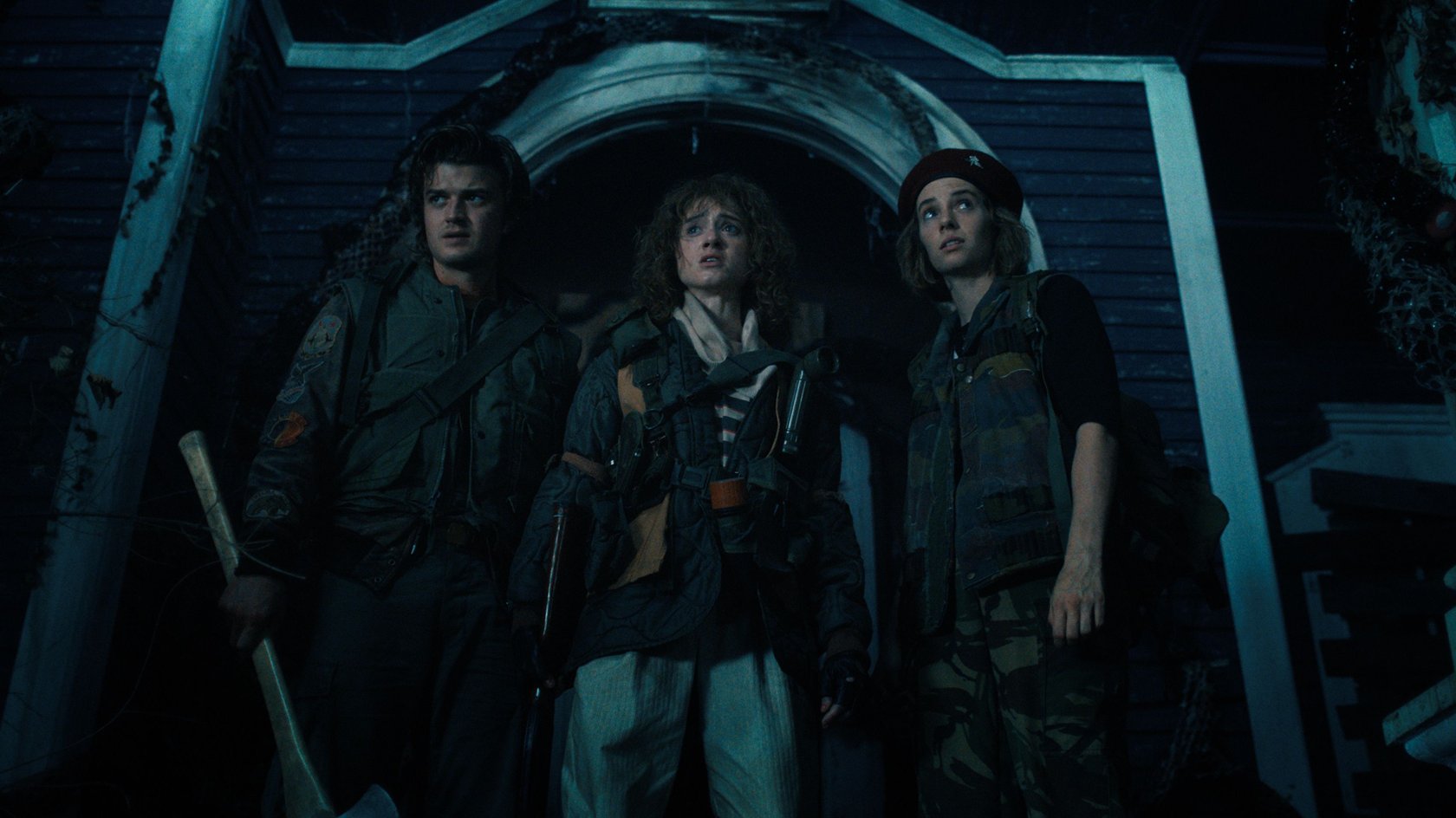 STRANGER THINGS. (L to R) Joe Keery as Steve Harrington, Natalia Dyer as Nancy Wheeler and Maya Hawke as Robin Buckley in STRANGER THINGS. Cr. Courtesy of Netflix © 2022