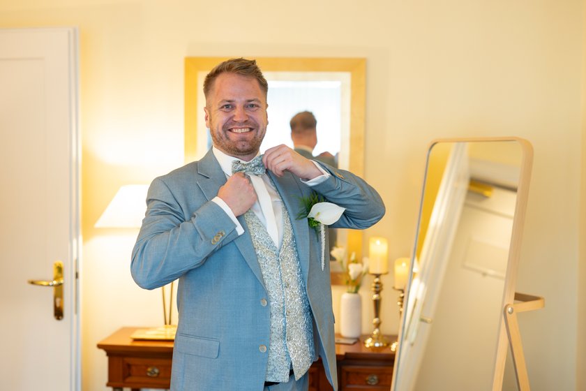 Titel: Hochzeit auf den ersten Blick;
Staffel: 12;
Folge: 2;
Person: Marc;
Copyright: Joyn/Markus Hertrich;
Fotograf: Markus Hertrich;
Dateiname: 3253020.jpg;
Rechtehinweis: Dieses Bild darf honorarfrei für redaktionelle Zwecke und nur im Rahmen der Programmankündigung verwendet werden. Andere Veröffentlichungen sind nur nach Rücksprache und ausdrücklicher Genehmigung der Seven.One Entertainment Group GmbH möglich. Nicht für EPG! Verwendung nur mit vollständigem Copyrightvermerk. Das Foto darf nicht verändert, bearbeitet und nur im Ganzen verwendet werden. Es darf nicht archiviert werden. Es darf nicht an Dritte weitergeleitet werden. Aneinanderreihung/Zusammenlegung/Kopplung von Bildern zum Zweck der Erstellung von Slide-Shows o.ä. nicht gestattet; Verbindung/Einfügen/Anfügen von Werbung nicht gestattet. Das Bild kann KI generierte Elemente enthalten.
Bei Fragen: foto@seven.one
Voraussetzung für die Verwendung dieser Programmdaten ist die Zustimmung zu den Allgemeinen Geschäftsbedingungen der Presselounges der Sender der Seven.One Entertainment Group GmbH. 