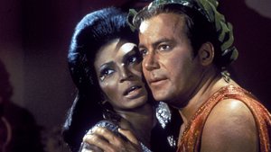 „Star Trek“: So tricksten Shatner und Nichols beim Dreh und bescherten uns mit der wohl legendärsten Szene der Sci-Fi-Reihe 