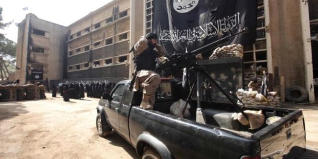 IS-Anhänger auf einem Jeep