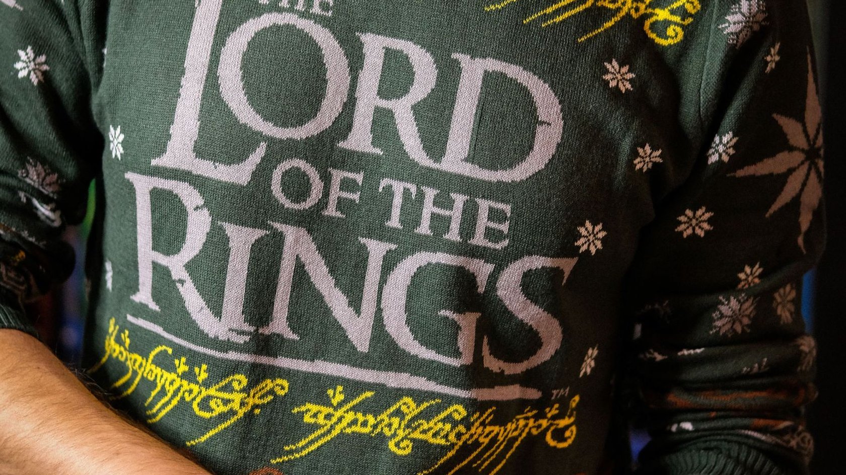 Ein Pullover, sie zu knechten Der Herr der RingeWeihnachtspulli hier im Angebot
