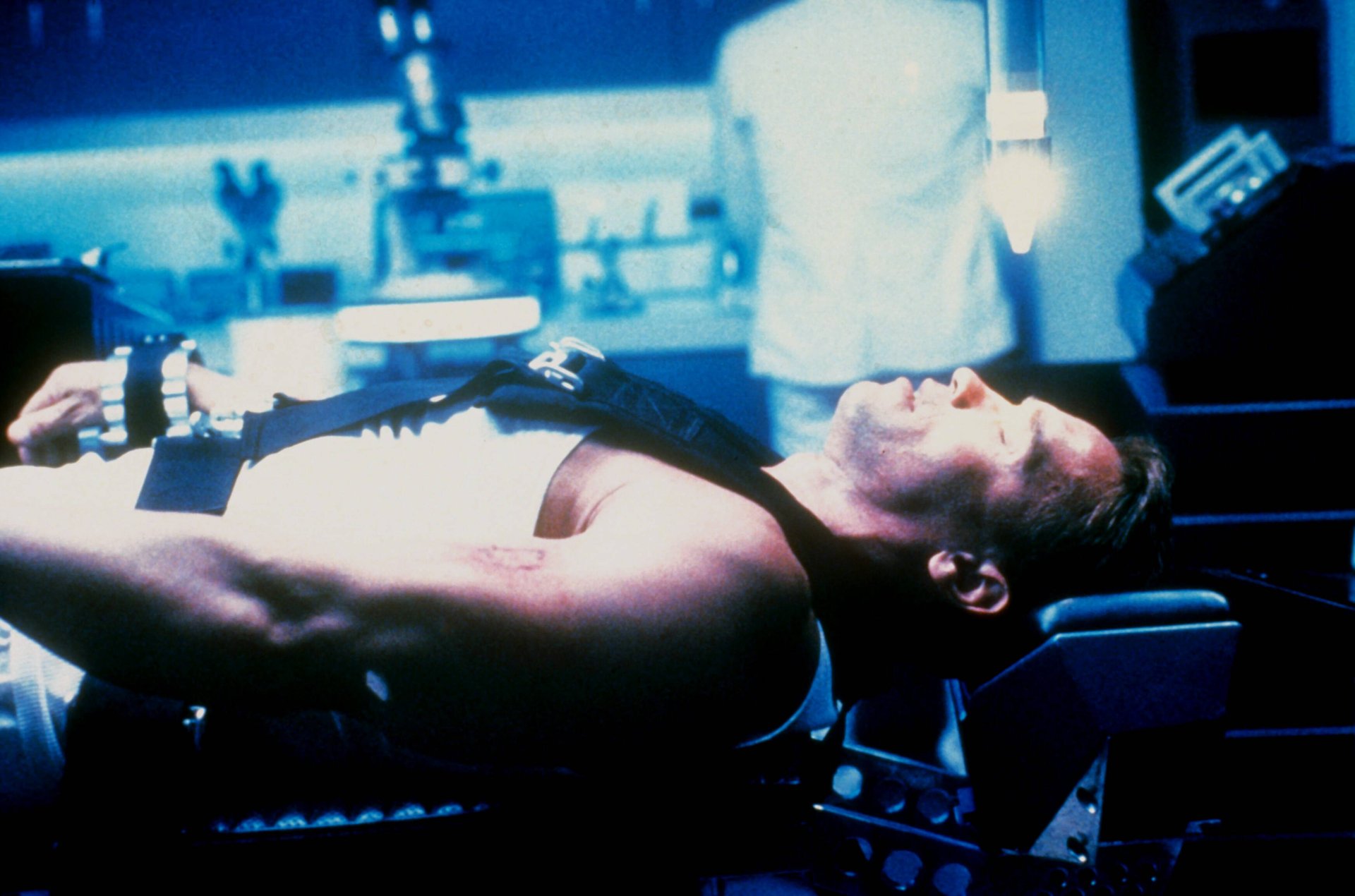 Freitag im TV: Dystopischer Sci-Fi-Reißer, der auf deutschem Skandal-Film basiert 759ad50880d70af94721981d2f cmUgMTkyMCADMjI3YTAwMDkyODI=