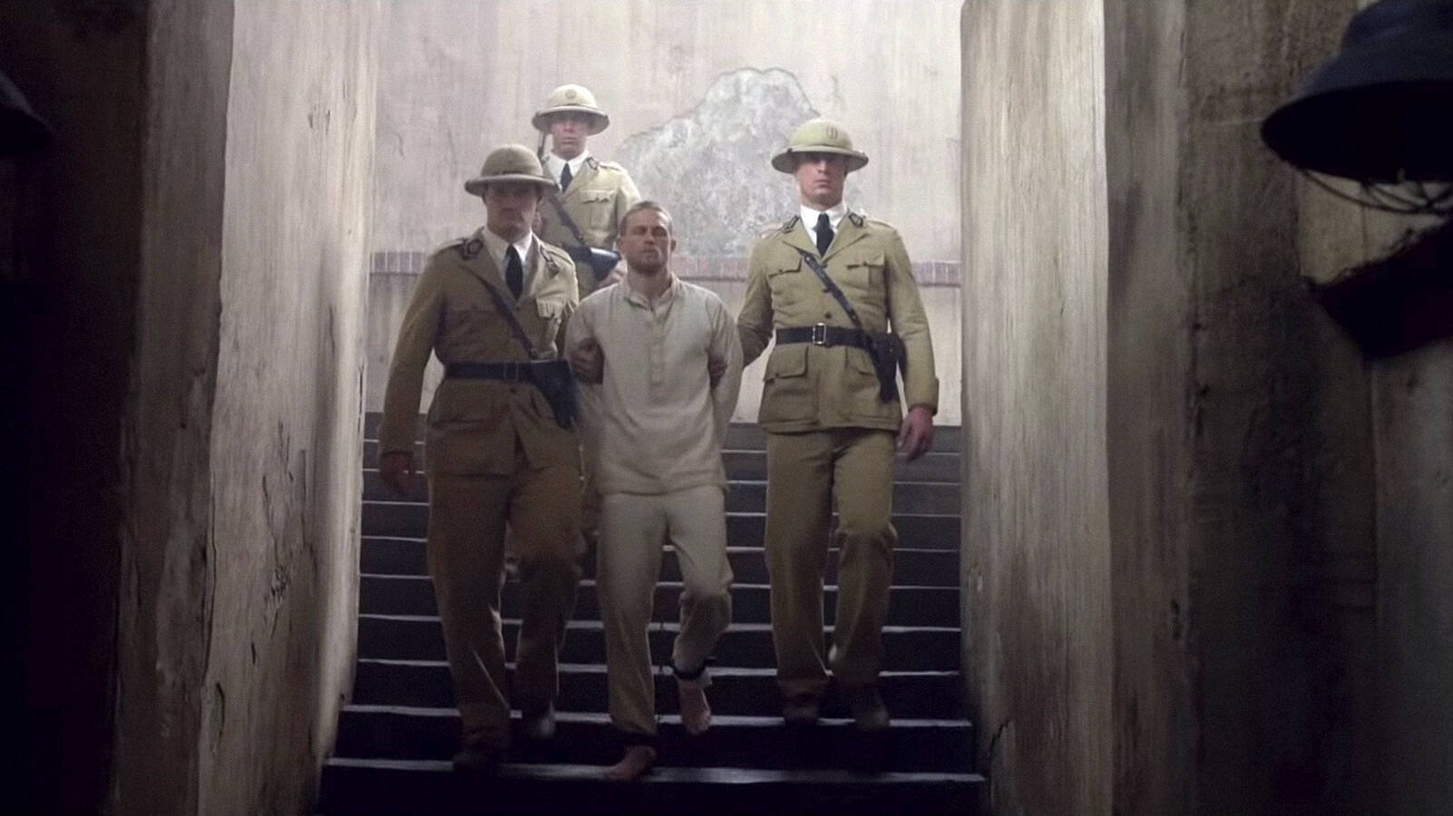 Charlie Hunnam als Henri Charrière.