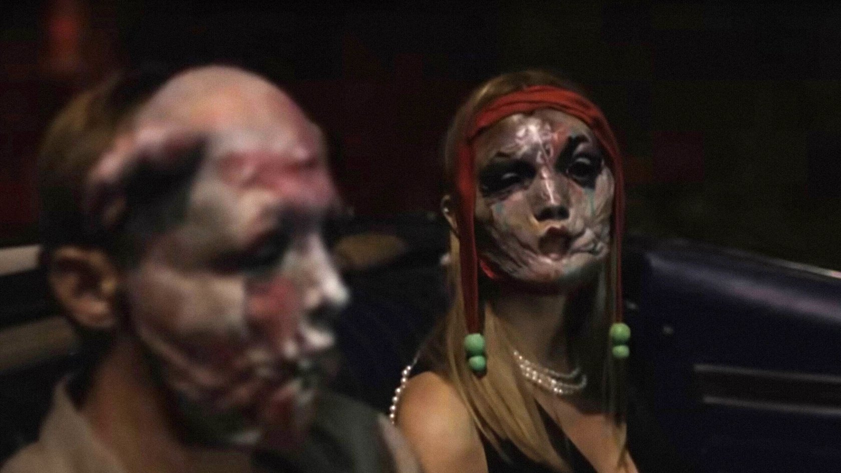 In diesem Horrorfilm wühlen mysteriöse Vorkommnisse die Idylle auf.