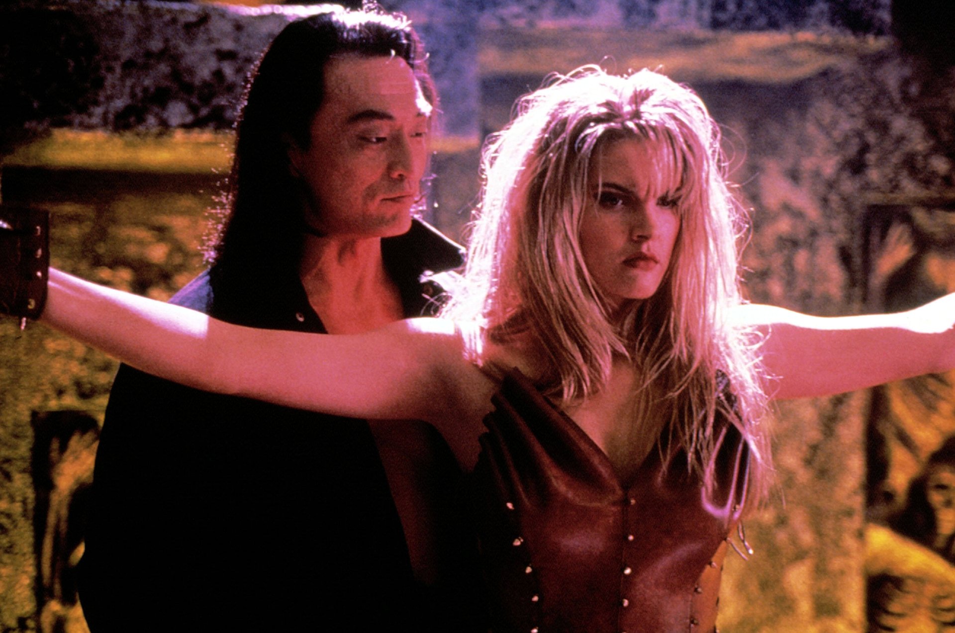 MORTAL KOMBAT, Cary-Hiroyuki Tagawa, Bridgette Wilson, 1995. New Line Cinema/Courtesy Everett Collection ACHTUNG AUFNAHMEDATUM GESCHÄTZT PUBLICATIONxINxGERxSUIxAUTxONLY Copyright: xNewxLinexCinema/CourtesyxEverettxCollectionx MSDMOKO EC008