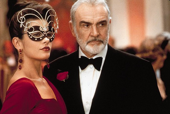 Kann Virginia Baker (Catherine Zeta-Jones) Robert MacDougal (Sean Connery) überführen?