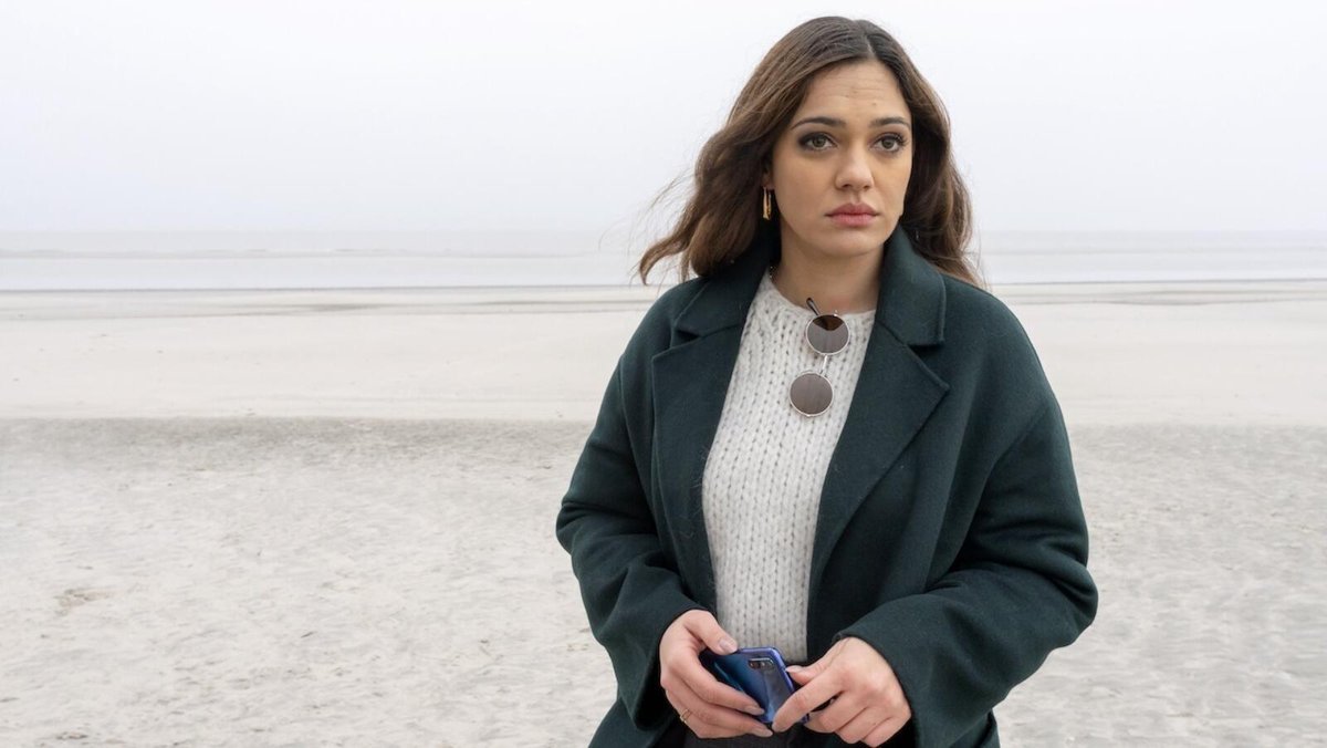 Verwunderlich Nilam Farooq Mila Kunis Ebenbild