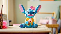 Lego-Set für Disney-Fans: Den süßen Alien aus „Lilo & Stitch“ gibt es bei Alternate gerade 29 Prozent günstiger 