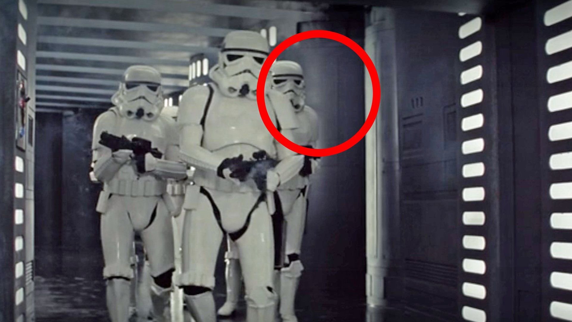 Dem berühmtesten „Star Wars“-Fehler setzte George Lucas 25 Jahre später ein Denkmal in einer Fortsetzung