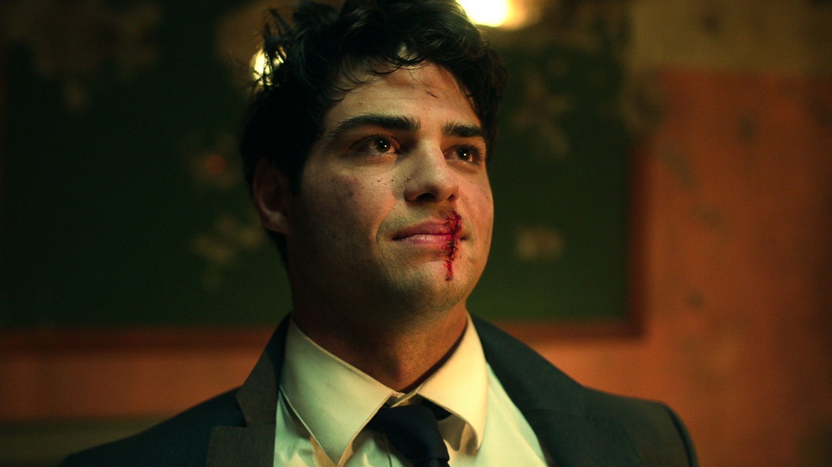 Noah Centineo als Owen Hendricks.