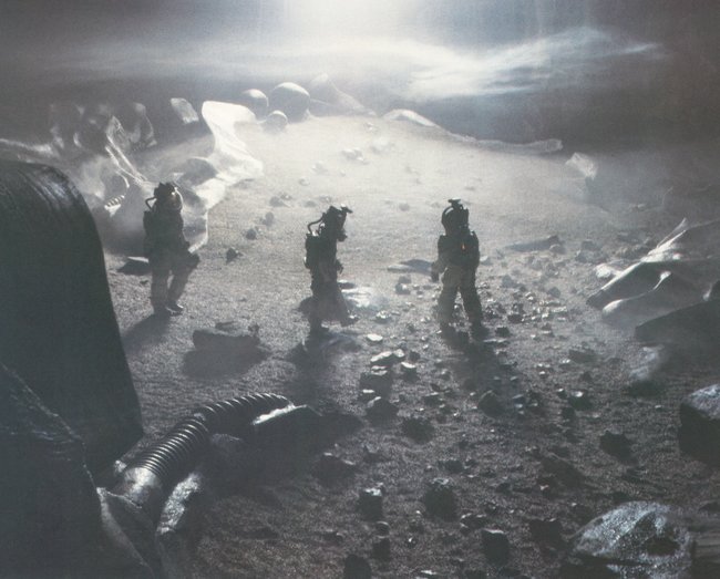 Die Besatzung der Nostromo strandet auf einem fremden Planeten.
