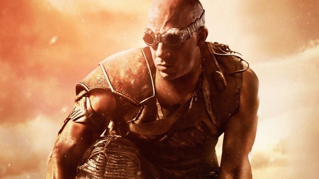 Riddick (Vin Diesel) kämpft ums Überleben.