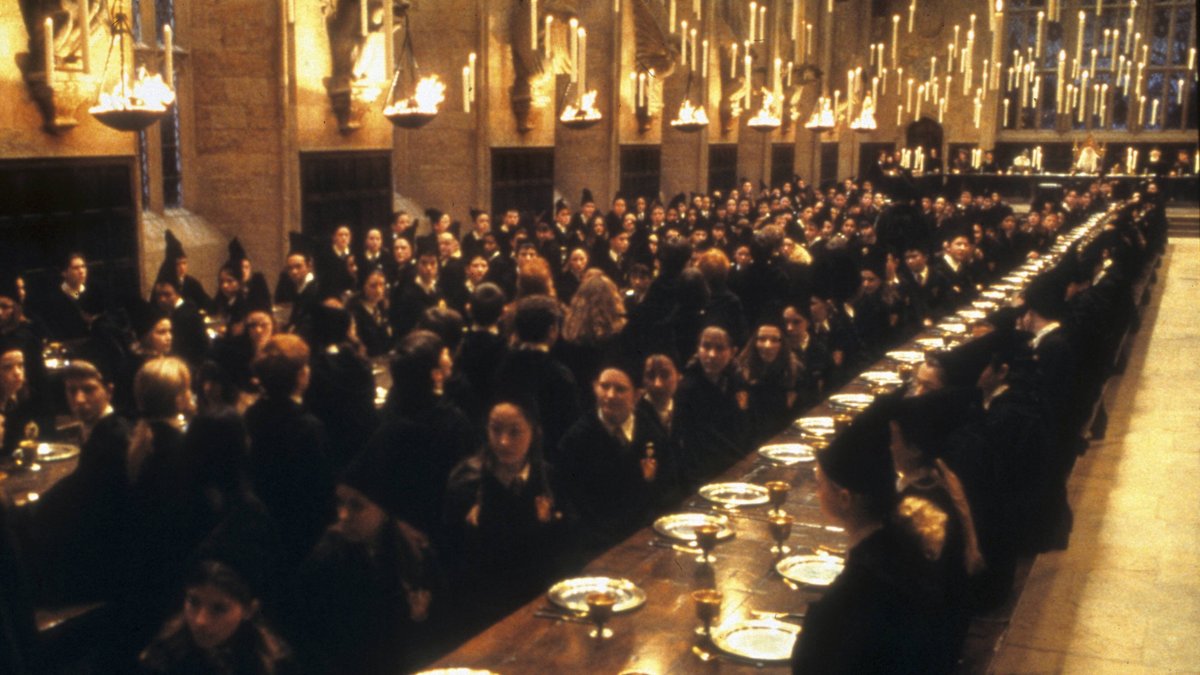 Magie für Zuhause: Amazon verkauft schwebende Harry-Potter-Kerzen mit Zauberstab-Fernbedienung
