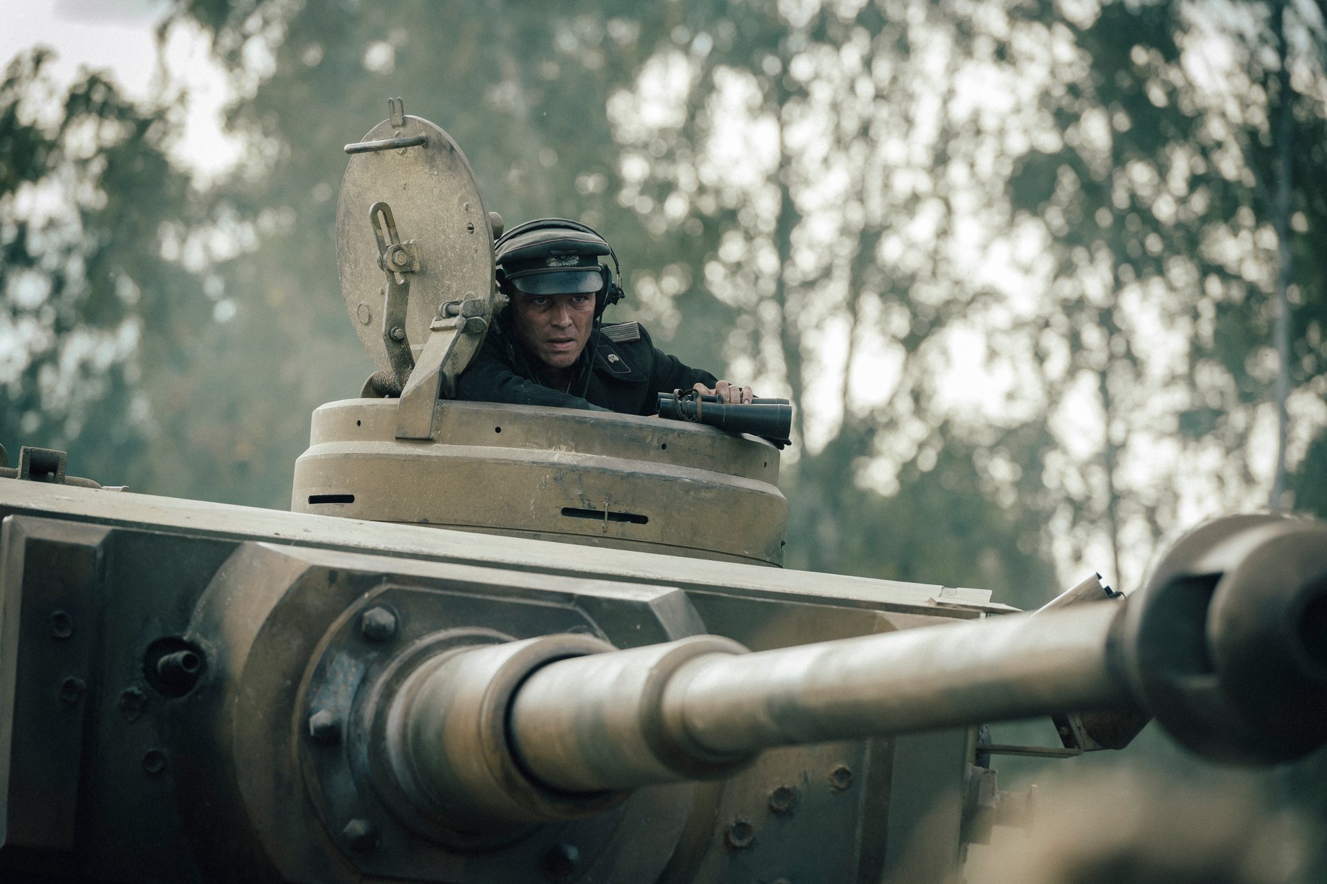 Auch international ein Hit: Neuer deutscher Kriegsfilm stellt grandiosen Weltrekord auf 3fc787391aa2657d6939df7684 cmUgMTkyMCADNDIzNzNhNmQzZjg=