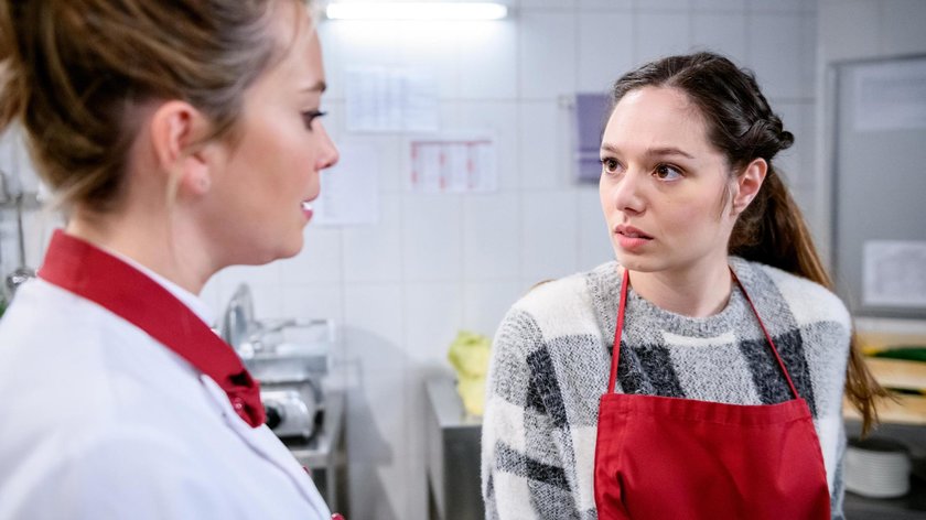 „Sturm der Liebe“ heute, am 26. April:  Valentina taucht überraschend am Fürstenhof auf