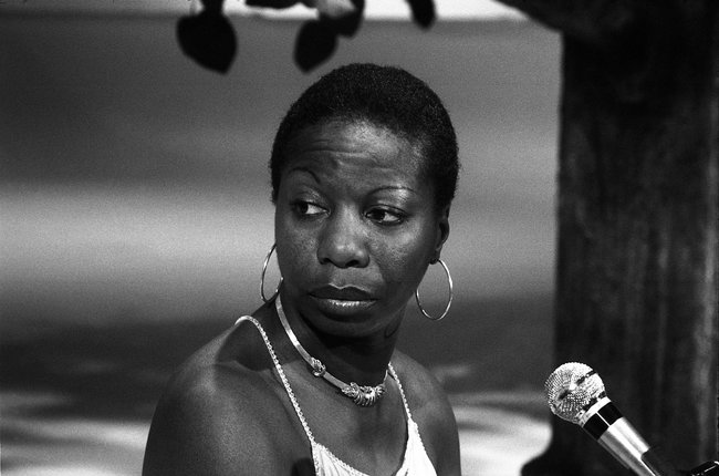 Nina Simone setzt sich mit ihrer Musik für Menschenrechte ein. 