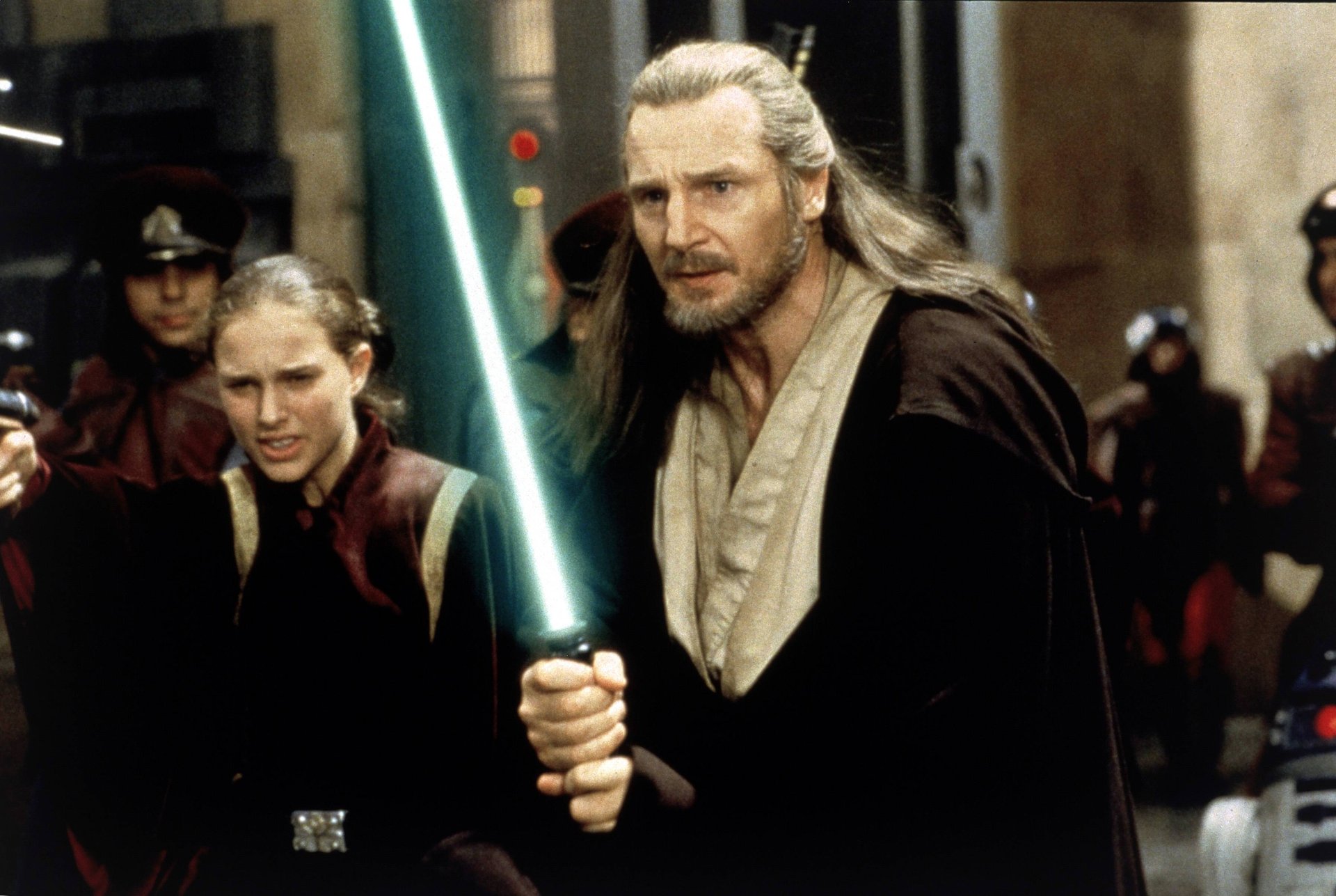 Qui-Gon Jinn gibt „Comeback“ in verstörenden „Star Wars“-Videos – und ich kann nicht damit aufhören, hinzuschauen