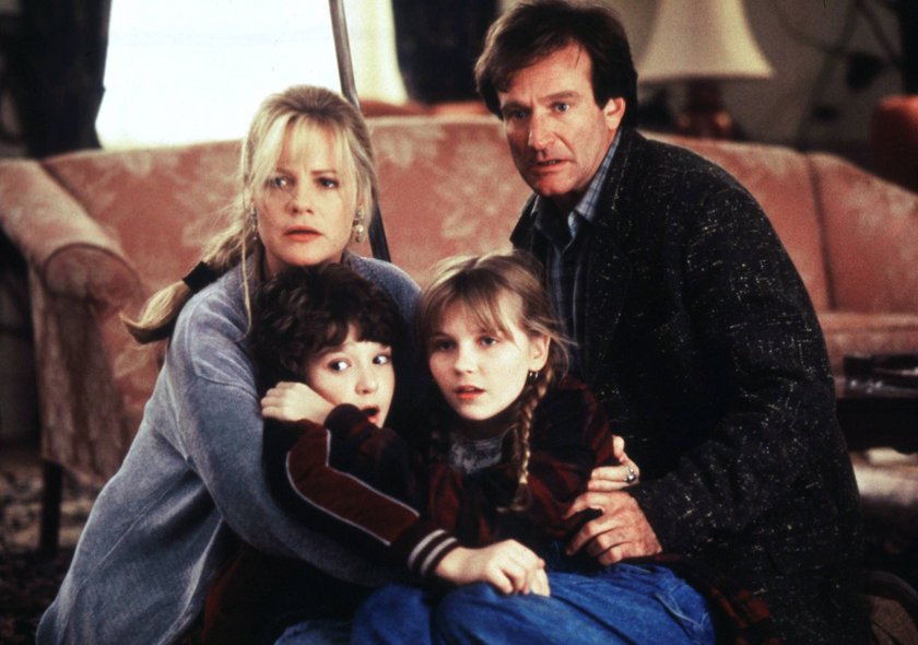 Jumanji, (JUMANJI) USA 1996, Regie: Joe Johnston, BONNIE HUNT, BRADLEY PIERCE, KIRSTEN DUNST, ROBIN WILLIAMS  UnitedArchives00014964

JUMANJI JUMANJI USA 1996 Director Joe Johnston Bonnie Hunt Bradley Pierce Kirsten Vapor Robin Williams UnitedArchives00014964  