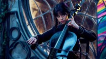 Bye bye Romanze, hallo Horror: Jenna Ortega verspricht mehr Netflix-Grusel in „Wednesday“ Staffel 2