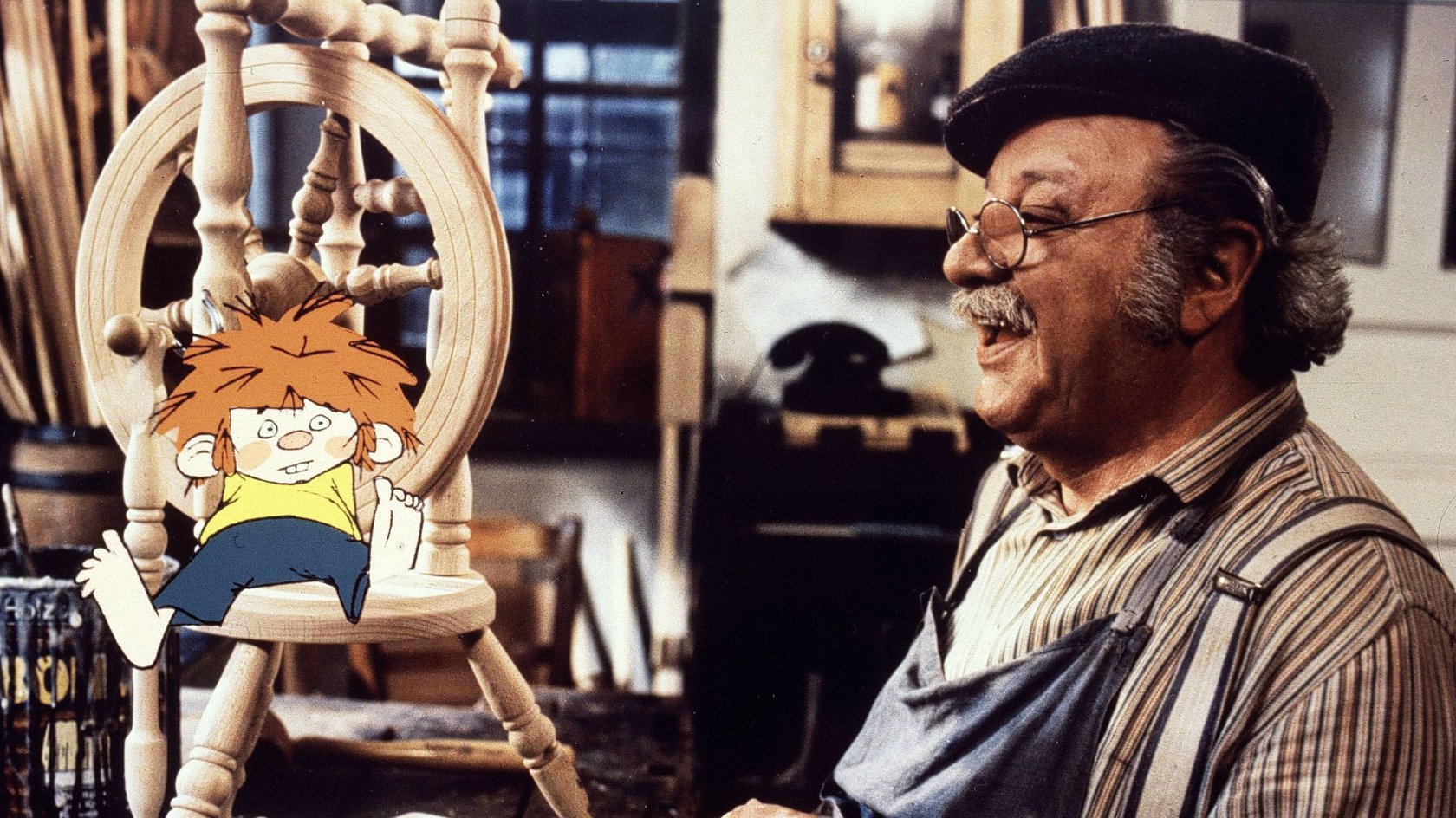 (Gustl Bayrhammer) als Meister Eder in der Originalserie von 1982.