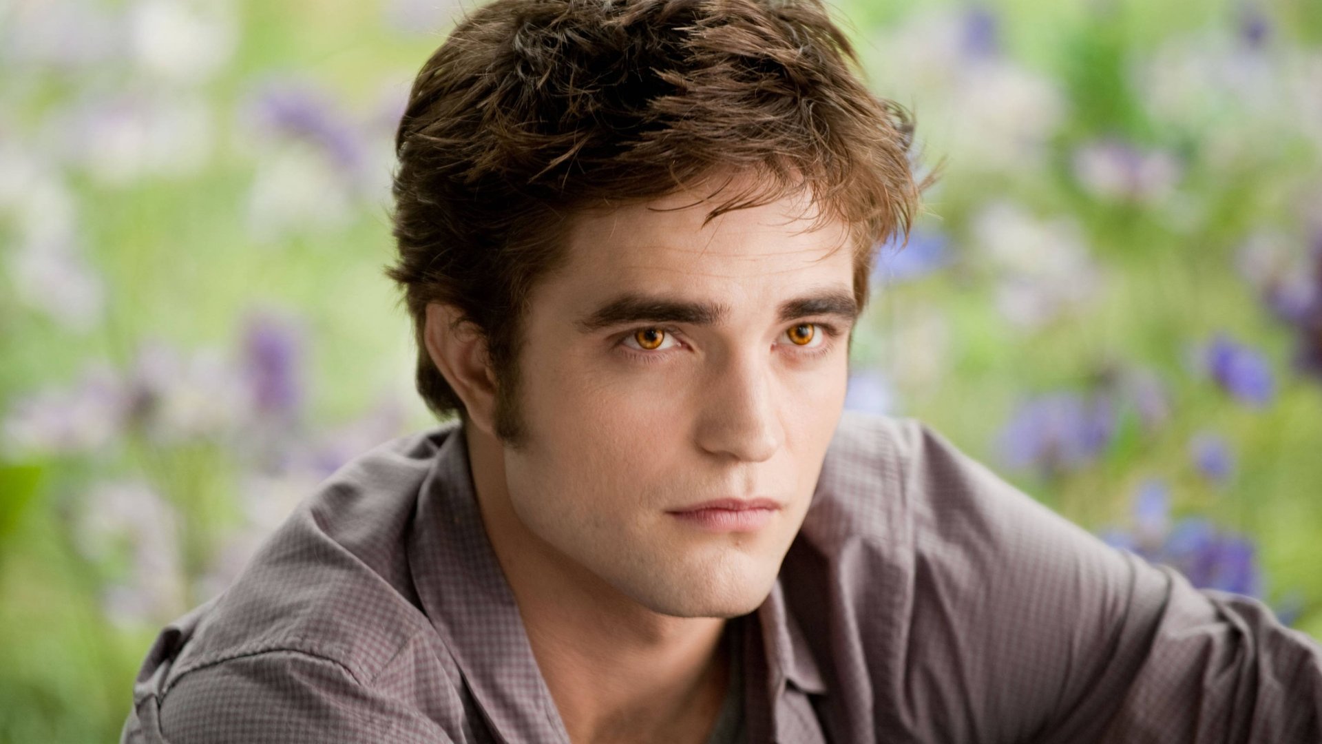 Längst nicht mehr nur für „Twilight“ bekannt: Das sind die 10 größten Filme von Robert Pattinson seit seiner Vampir-Zeit 6feb4188ad74be9141fa303596 cmUgMTkyMCADNWY2YjhkYjFmMDk=