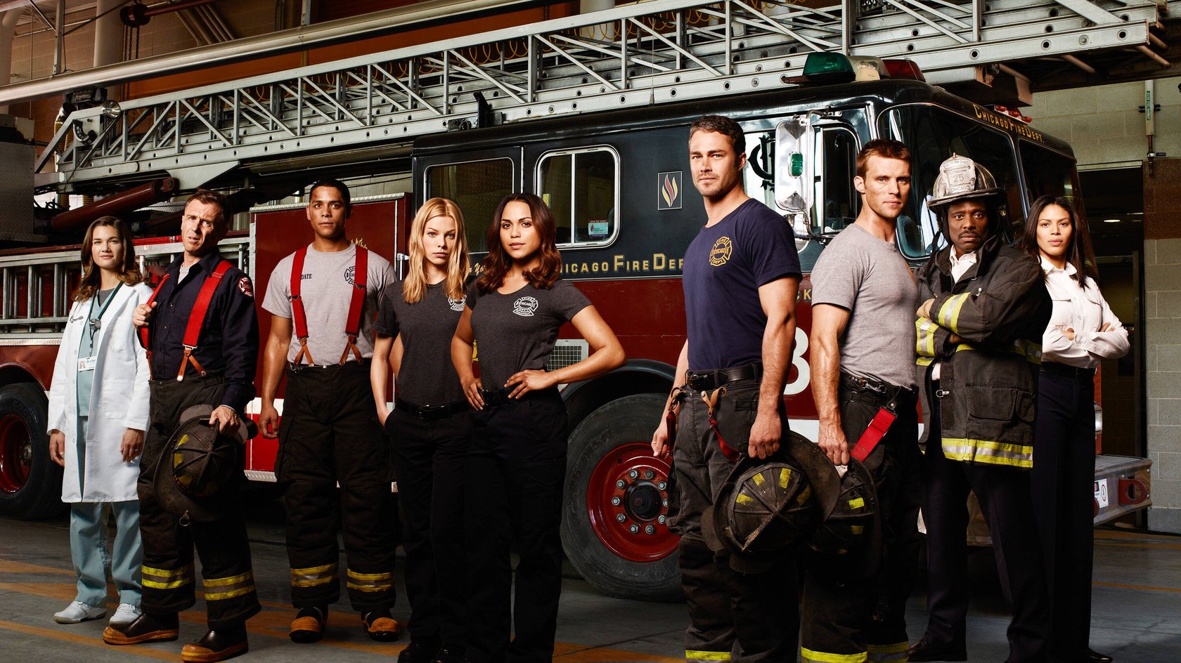 Das eingeschworene Team aus „Chicago Fire“.