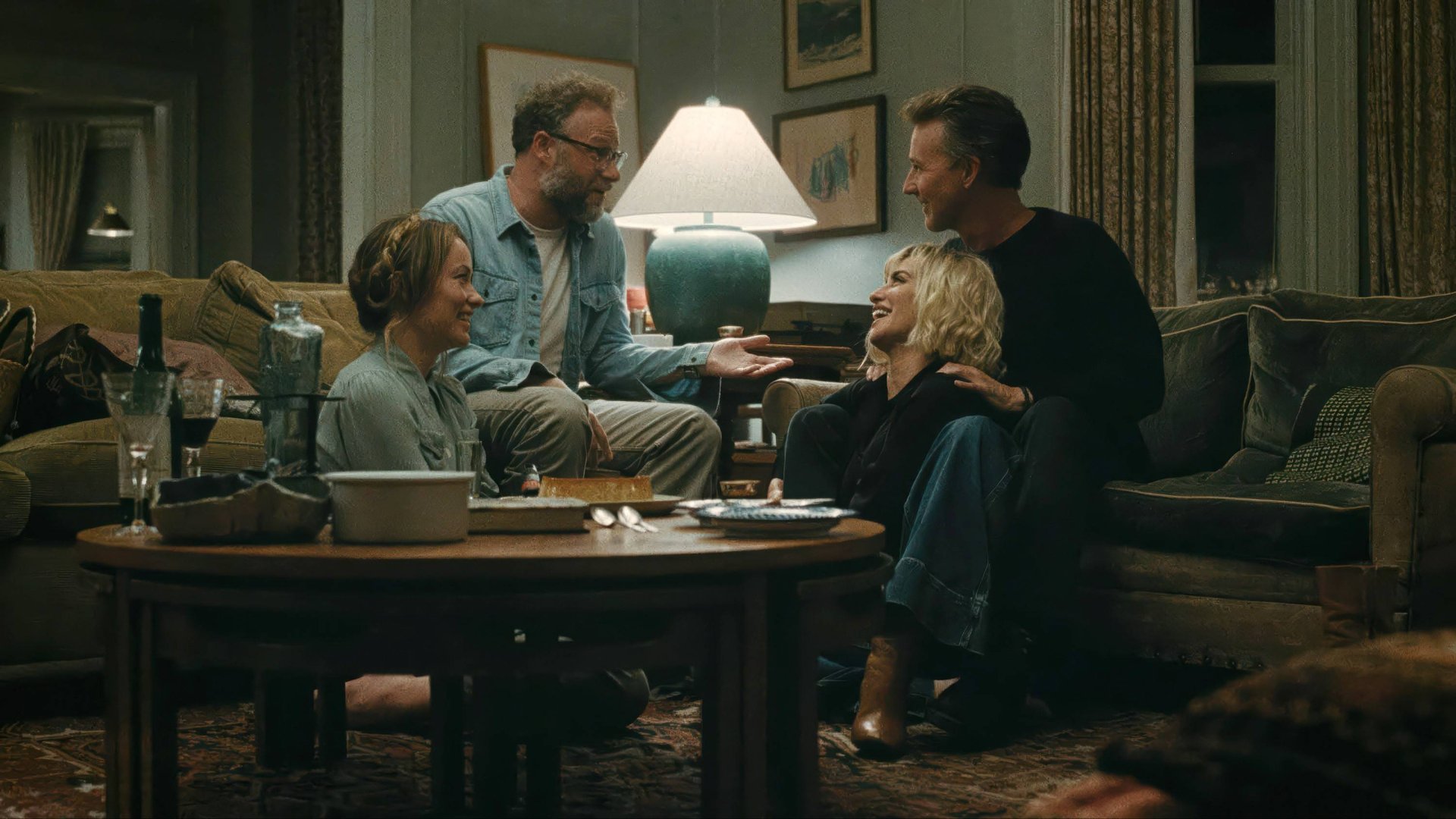 FSK 16 sicher: „The Invite“ bringt mit Seth Rogen und Olivia Wilde pures Dinner-Chaos