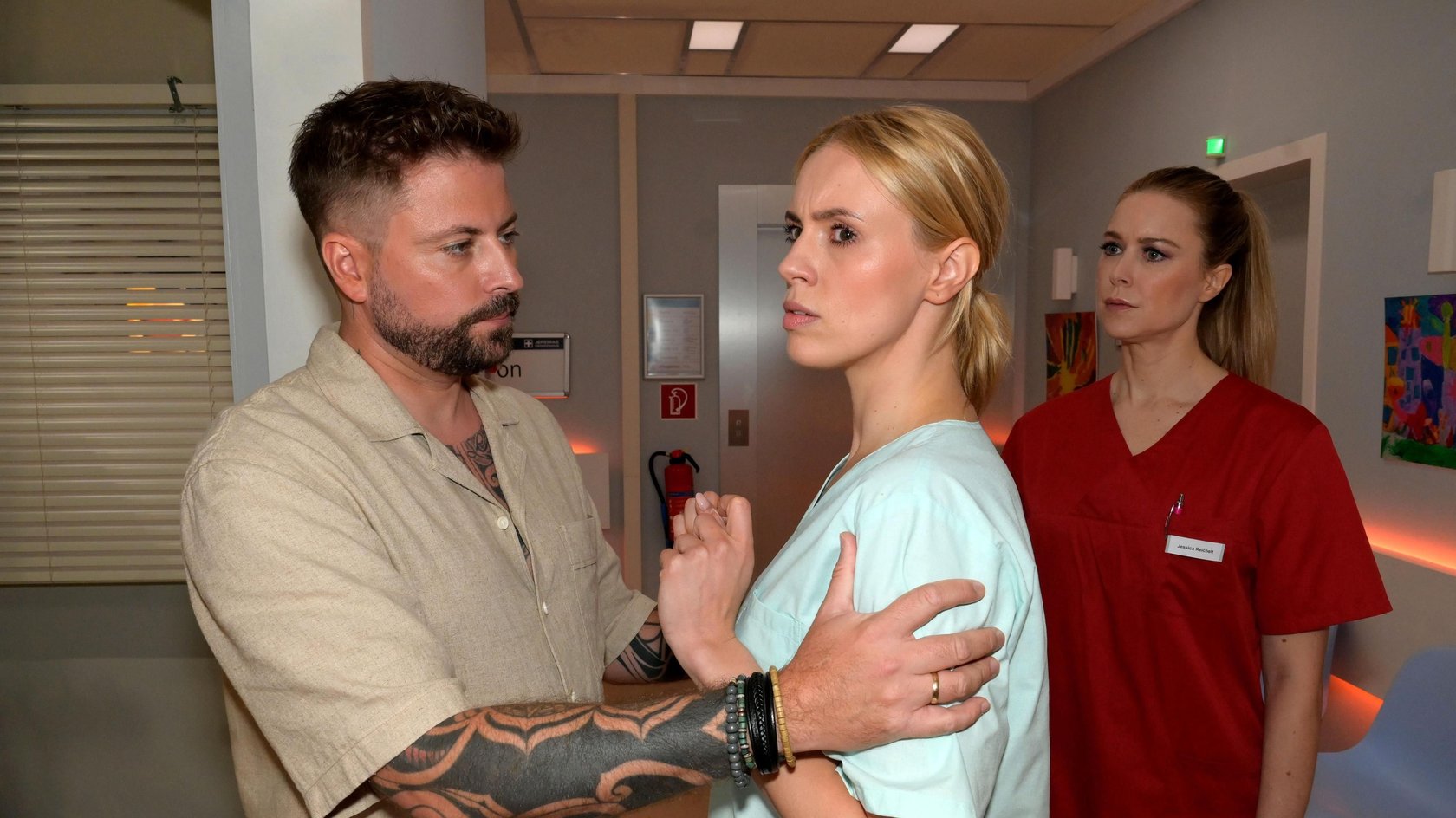 Gefährliches Spiel: John riskiert bei GZSZ seine Zukunft mit Clara