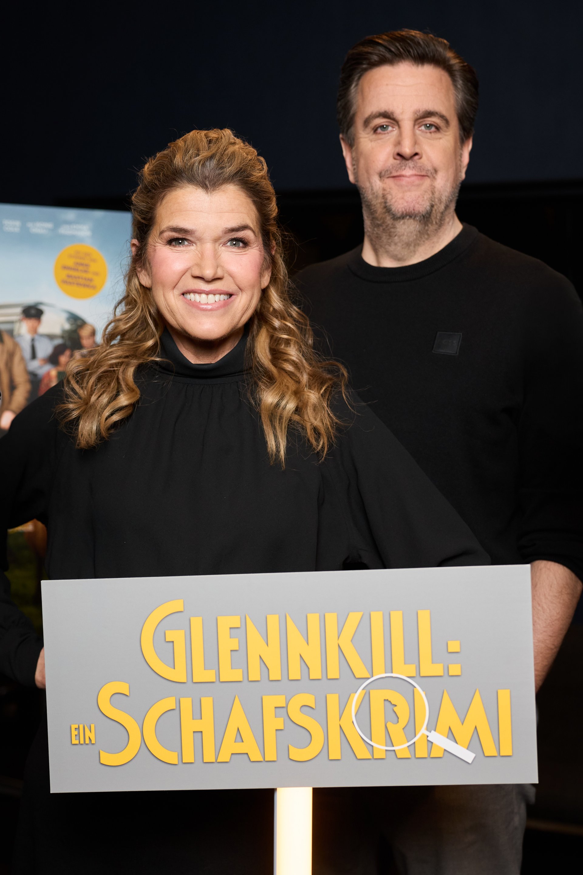 „Glennkill“: Die flauschigste Krimi-Komödie des Jahres mit Anke Engelke & Bastian Pastewka ab Donnerstag im Kino