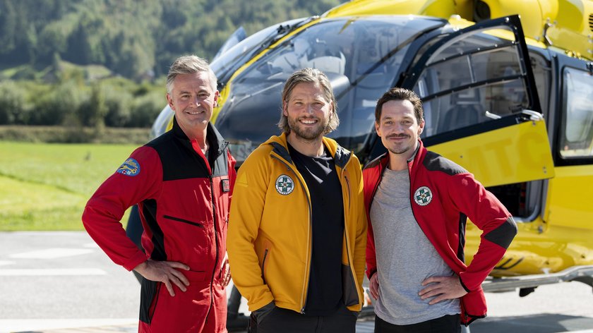 Robert Lohr, Sebastian Stroebel und Markus Brandl bei den Dreharbeiten zur 10. Staffel von „Die Bergretter“.
