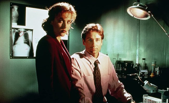 Mulder und Scully bei der Arbeit.