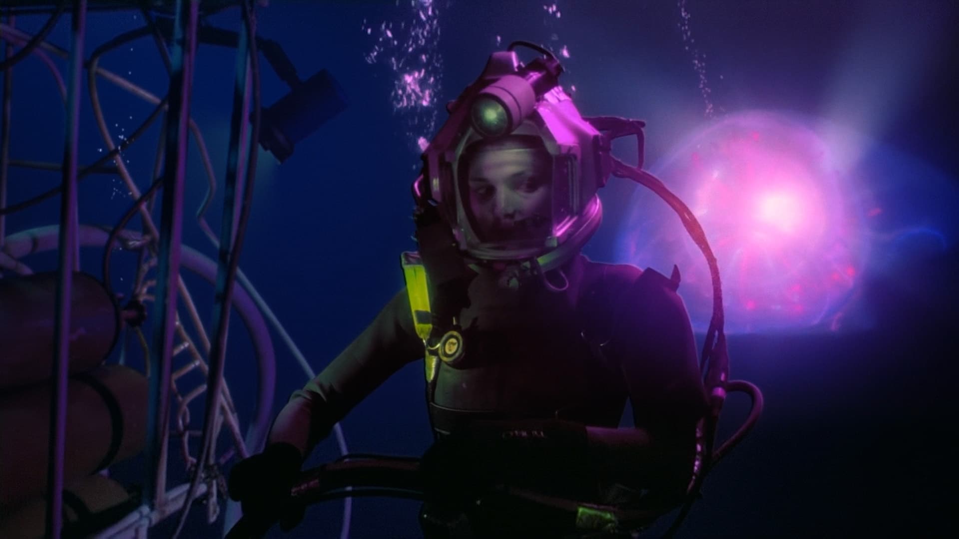 #Sonntag im TV: Klaustrophobischer Unterwasser-Albtraum vom Meister der Blockbuster