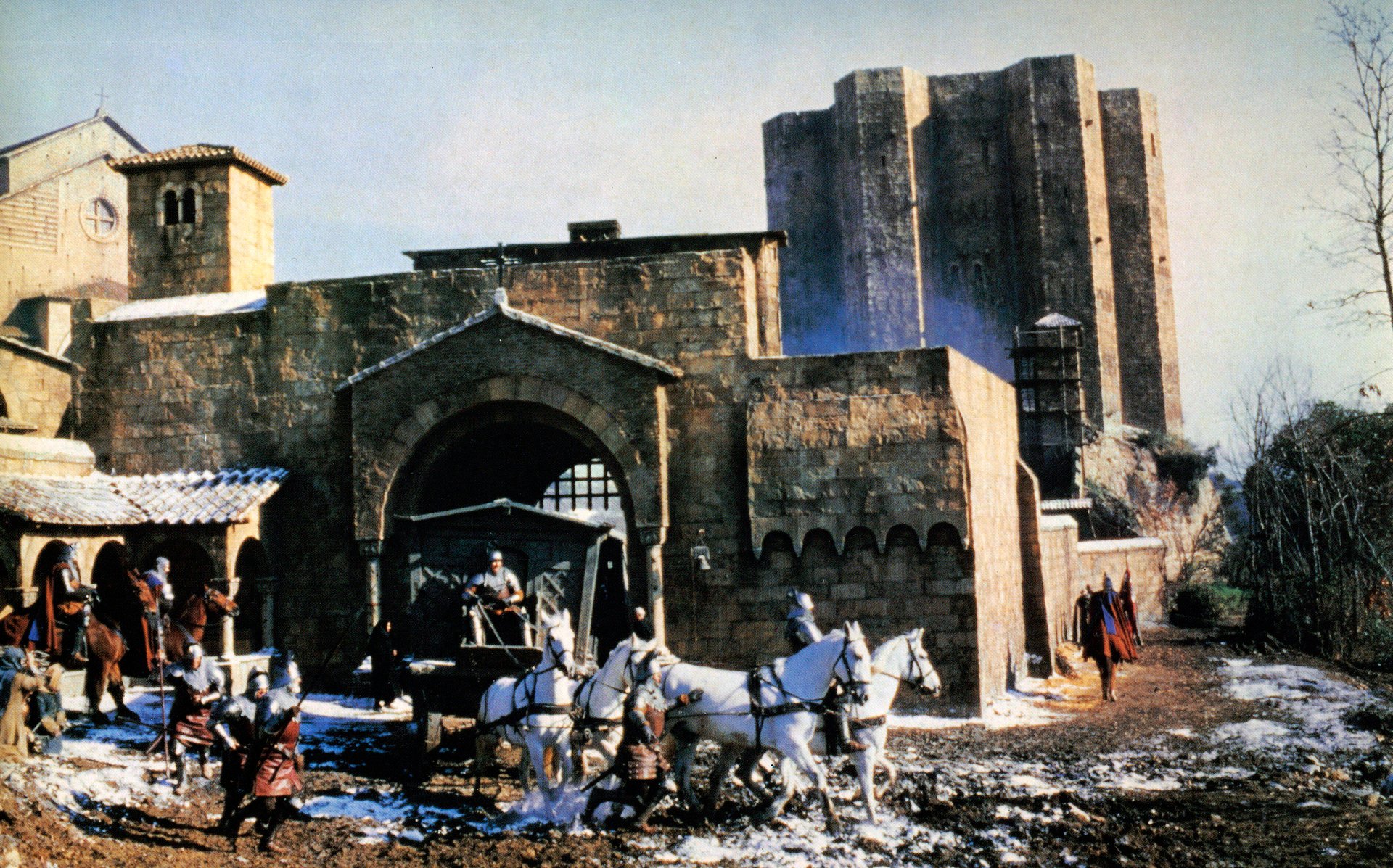Das Außenset samt Klosterturm wurde in Prima Porta außerhalb von Rom aufgebaut.