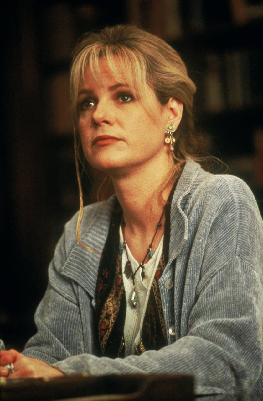 Bildnummer: 55163265  Datum: 15.12.1995  Copyright: imago/EntertainmentPictures
1995 - Jumanji - Movie Set PICTURED: BONNIE HUNT as Sarah Whittle. RELEASE DATE: 15 December 1995. MOVIE TITLE: Jumanji - STUDIO: Columbia Pictures. PLOT: When two kids play an old magic board-game they found, they release a man trapped for decades in it and a host of dangers that can only be stopped by finishing the game. !ACHTUNG NUTZUNG NUR BEI FILMTITEL-NENNUNG! PUBLICATIONxINxGERxONLY People Entertainment Film kbdig 1995 hoch 

Bildnummer 55163265 Date 15 12 1995 Copyright Imago EntertainmentPictures 1995  Movie Set Pictured Bonnie Hunt As Sarah  Release Date 15 December 1995 Movie Title  Studio Columbia Pictures Plot When Two Kids Play to Old Magic Board Game They Found They Release a Man Trapped for Decades in IT and a Host of dangers Thatcher CAN Only Be stopped by Finishing The Game Regard Use only at FILMTITEL ANSWER PUBLICATIONxINxGERxONLY Celebrities Entertainment Film Kbdig 1995 vertical  
