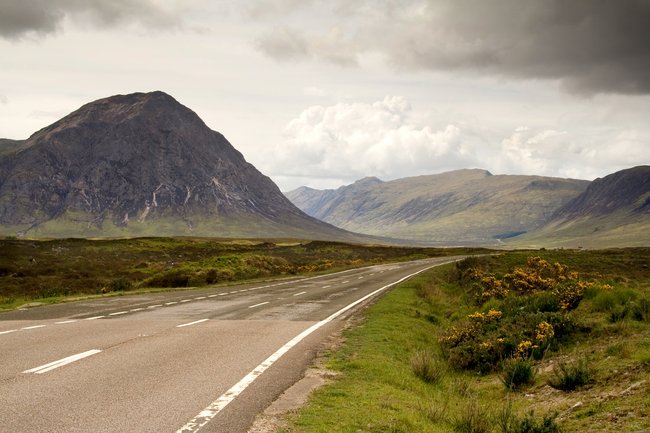 Die A82 an der östlichen Zufahrt zu Glen Coe.