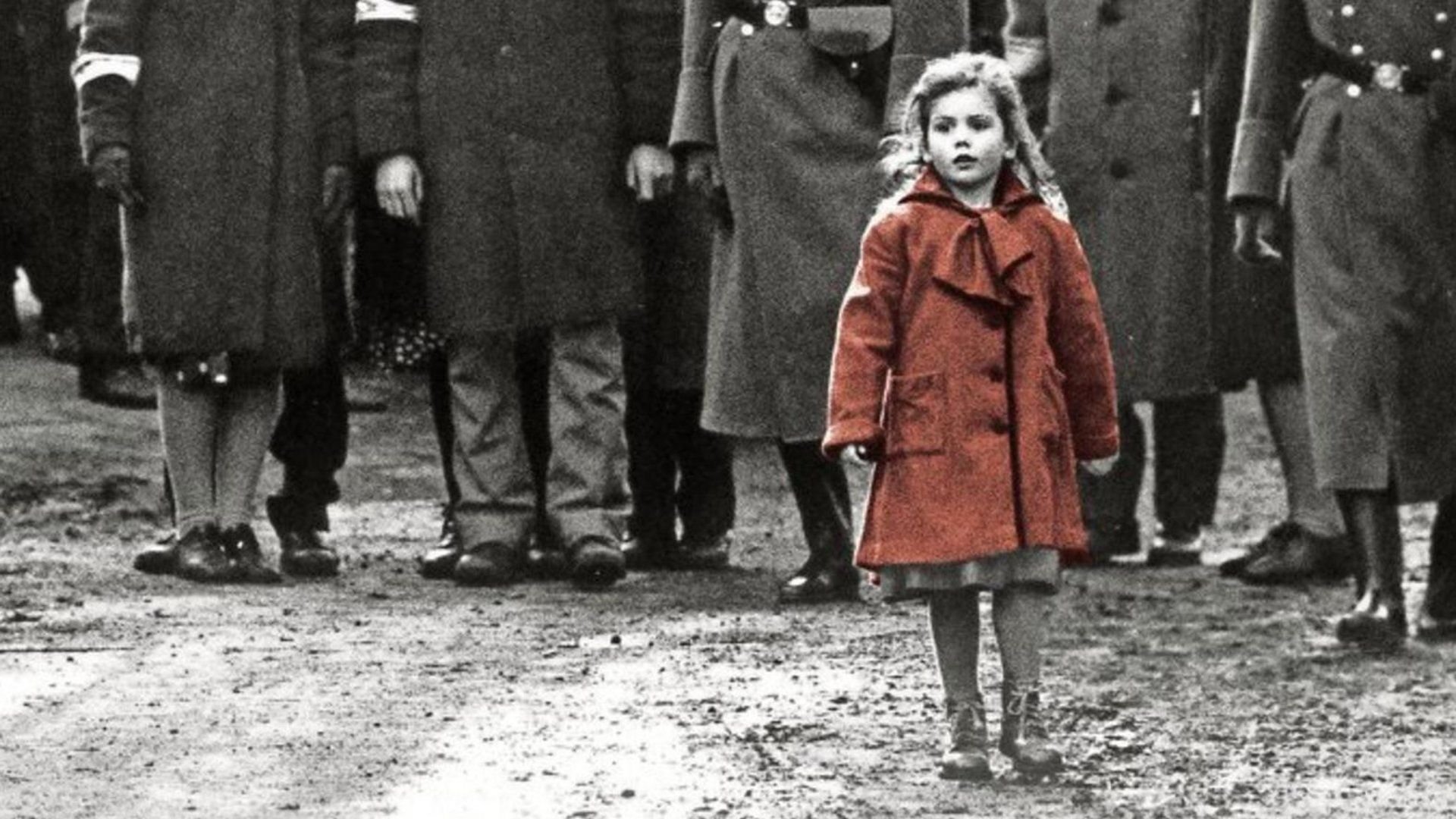33 Jahre nach „Schindlers Liste“: So sieht das Mädchen im roten Mantel heute aus 953dd2eb9c86dd6d01fb7903ad ZmMgYTg2NjY5YjhmZmZmIDE5MjAgMAM3MTlkZWNkZGY5YQ==