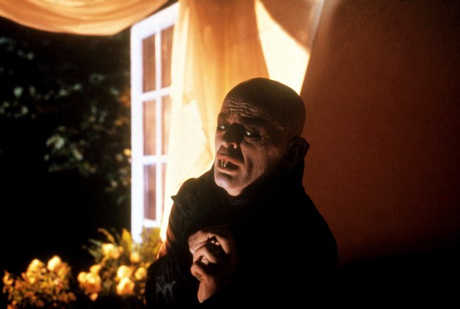 Klaus Kinski porträtiert Nosferatu als tragische Figur.