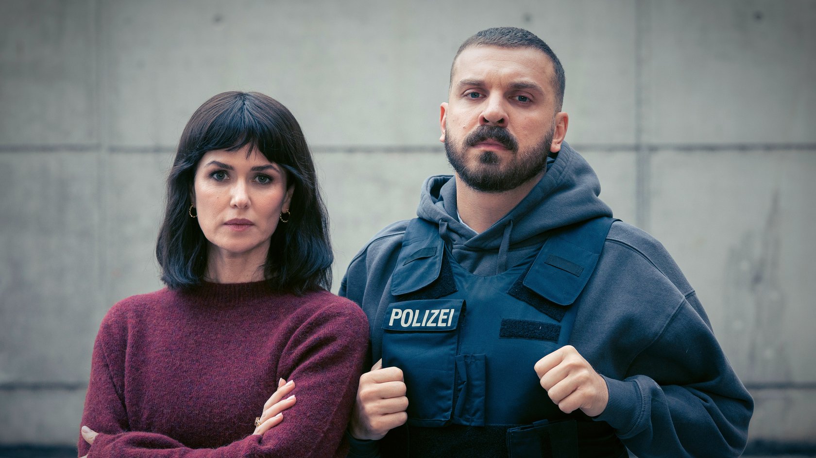 ARD/HR TATORT: DUNKELHEIT, Fernsehfilm, Deutschland 2025, Buch: Erol Yesilkaya, Senad Halilbasic und Stefan Schaller, Regie: Stefan Schaller, am Sonntag (05.10.25) um 20:15 Uhr im ERSTEN und in der ARD Mediathek.
Maryam Azadi (Melika Foroutan), Hamza Kulina (Edin Hasanovic).
© HR/Degeto/Sommerhaus/Daniel Dornhöfer, honorarfrei - Verwendung gemäß der AGB im engen inhaltlichen, redaktionellen Zusammenhang mit genannter HR-Sendung bei Nennung "Bild: HR/Degeto/Sommerhaus/Daniel Dornhöfer" (S2). HR/Pressestelle, Tel: 069/155-4954
