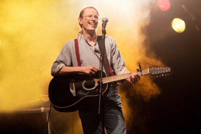 Liedermacher Gundermann hält der DDR den Spiegel vor.