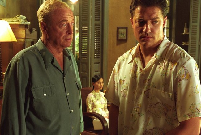 Michael Caine und Brendan Fraser finden sich in „Der stille Amerikaner“ in einem Liebesdreieck wieder.