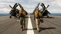 Neue Fliegeraction nach „Top Gun: Maverick“: Marvel-Star glänzt in dramatischem „Devotion“-Trailer