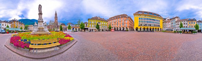 Der malerische Waltherplatz in Bozen.