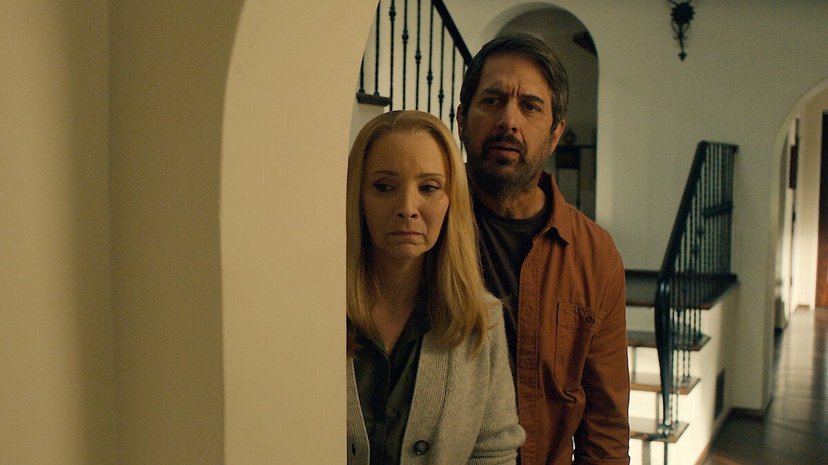 Lisa Kudrow und Ray Romano in „No Good Deed“.