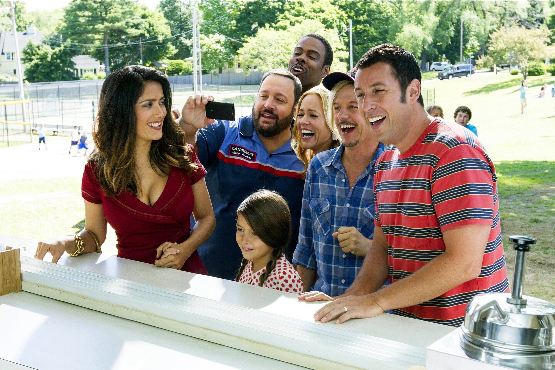 Kevin James & Adam Sandler reisen jetzt nach Europa: Erste Details zur Kult-Fortsetzung auf Netflix bekannt