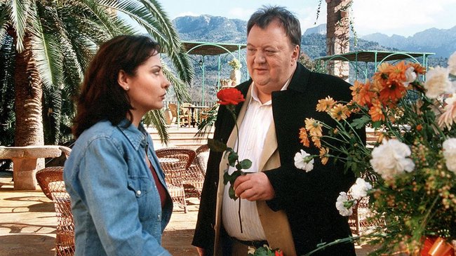 Richard (Dieter Pfaff) trifft auf Hanna (Simone Thomalla).