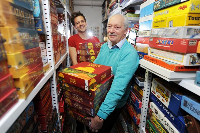 "Catan"-Erfinder Klaus Teuber und sein Sohn Benjamin (links) "Catan"-Erfinder Klaus Teuber und sein Sohn Benjamin (links)