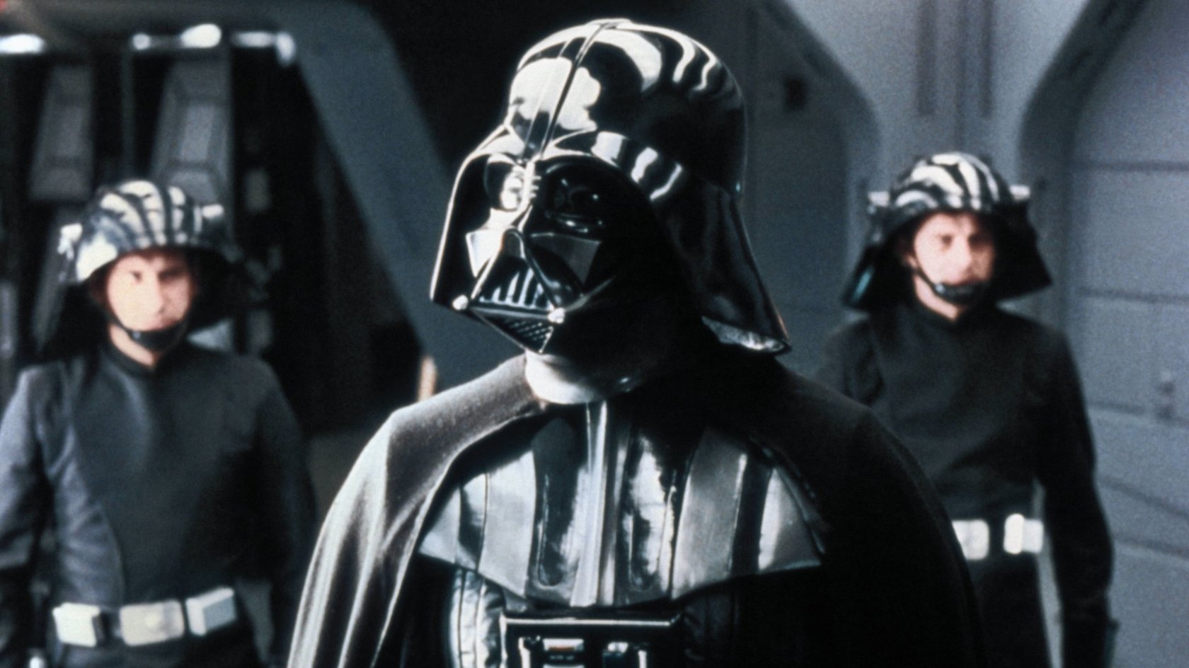 Darth Vaders Helm befindet sich als LEGO-Set gerade bei Amazon im Angebot. 