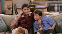 „Es wäre ein Geschenk“: Charlie Sheen will eine „Two and a Half Men"-Reunion, doch die Sache hat einen Haken