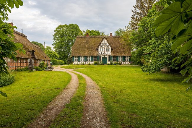 Auf Hof Lücke in Twedt wurden Fantasiegestalten zum Leben erweckt.