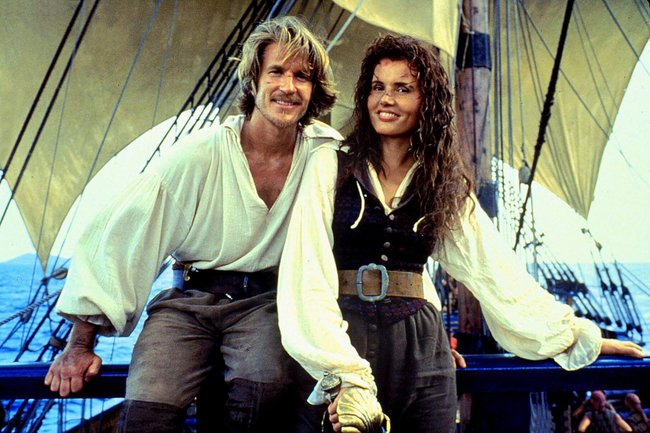 Matthew Modine und Geena Davis in „Die Piratenbraut“.
